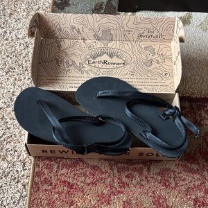 Earth Runners Men's Black Sandals - Brand New